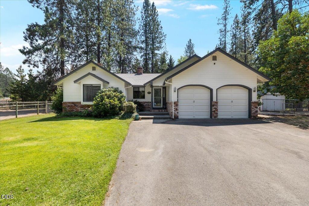 4809 E Evans Creek Road, Rogue River, OR 97537