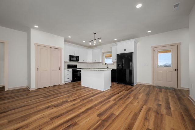 6245 McMinnville Hwy, Smithville, TN 37166