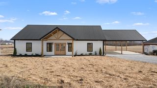 6245 McMinnville Hwy, Smithville, TN 37166