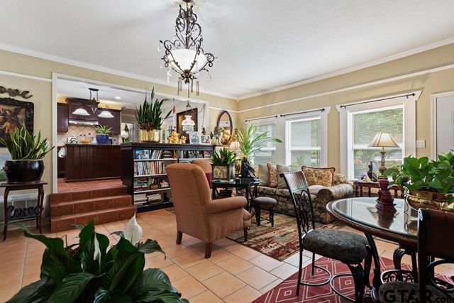 910 E Barbara, Tyler, TX 75701