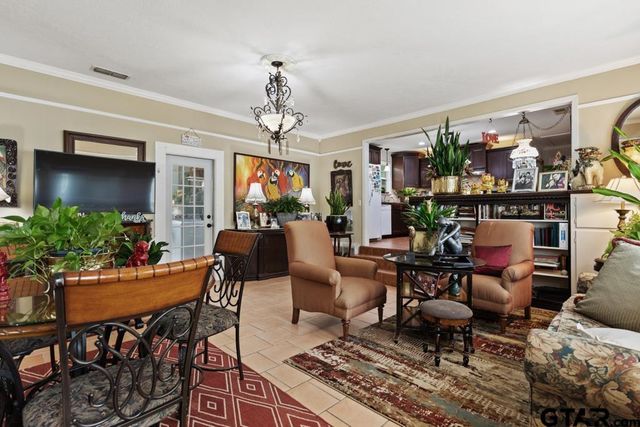 910 E Barbara, Tyler, TX 75701