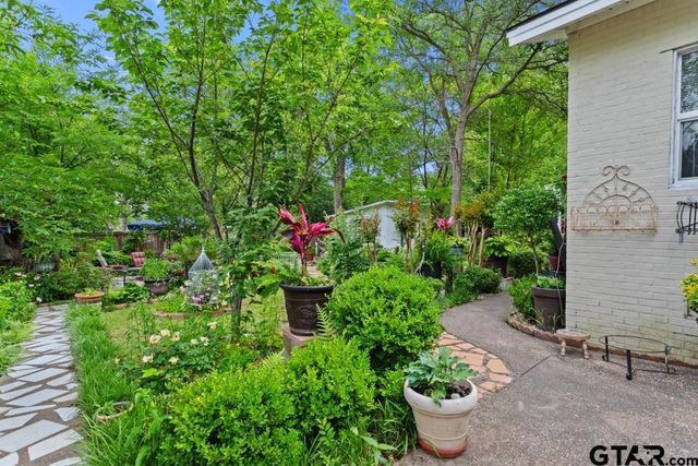 910 E Barbara, Tyler, TX 75701