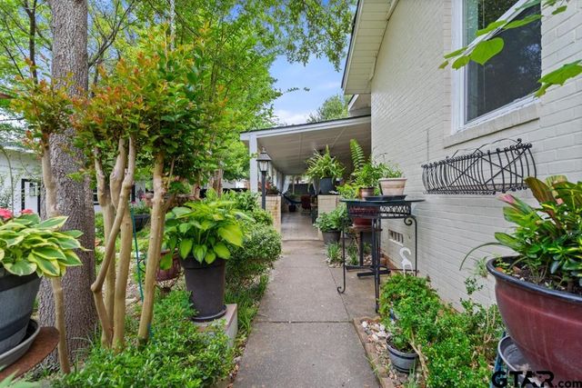910 E Barbara, Tyler, TX 75701