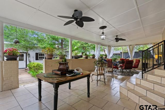 910 E Barbara, Tyler, TX 75701