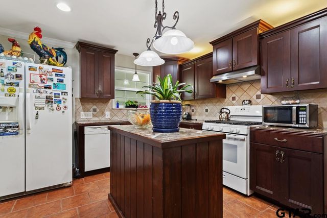 910 E Barbara, Tyler, TX 75701
