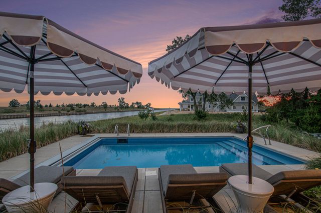 6736 Saugatuck Beach Road, Saugatuck, MI 49453