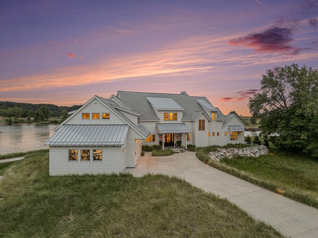 6736 Saugatuck Beach Road, Saugatuck, MI 49453