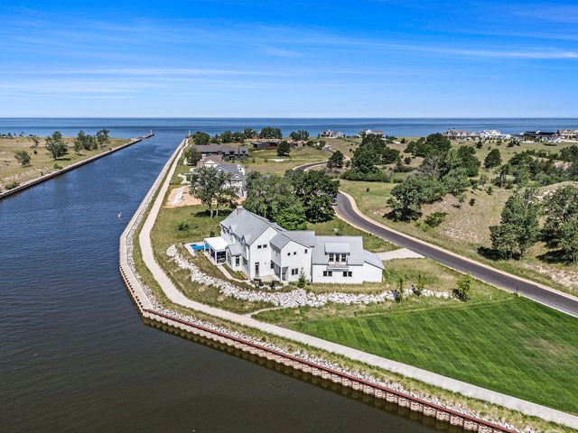 6736 Saugatuck Beach Road, Saugatuck, MI 49453