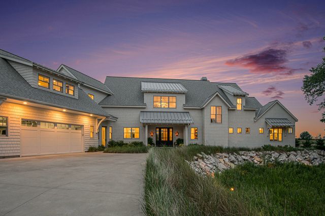 6736 Saugatuck Beach Road, Saugatuck, MI 49453