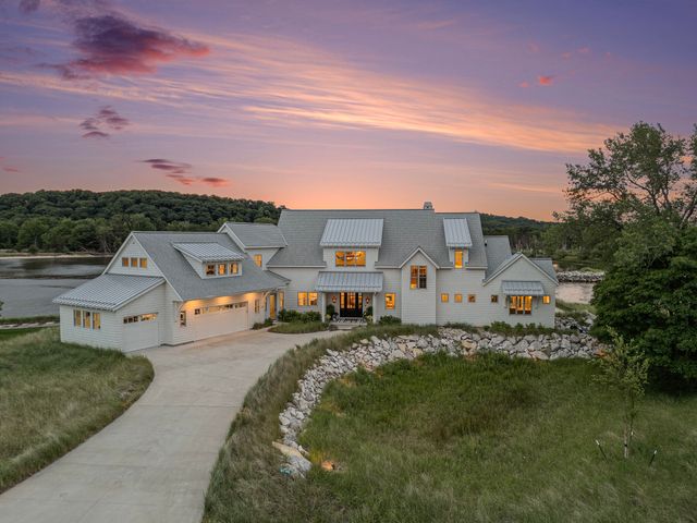 6736 Saugatuck Beach Road, Saugatuck, MI 49453