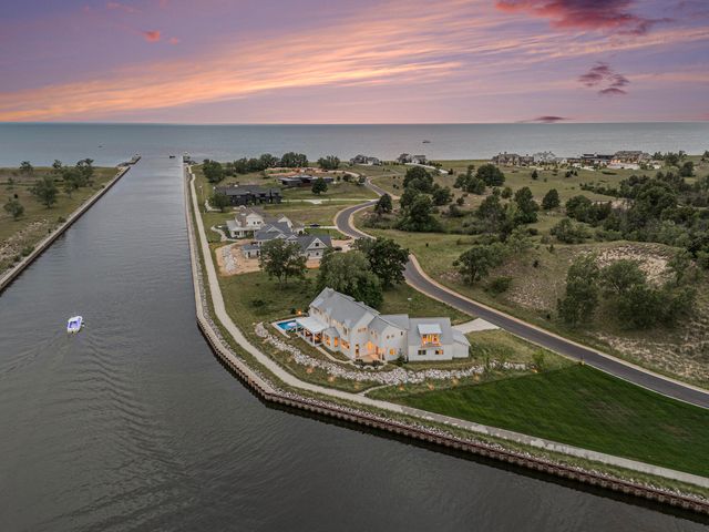 6736 Saugatuck Beach Road, Saugatuck, MI 49453