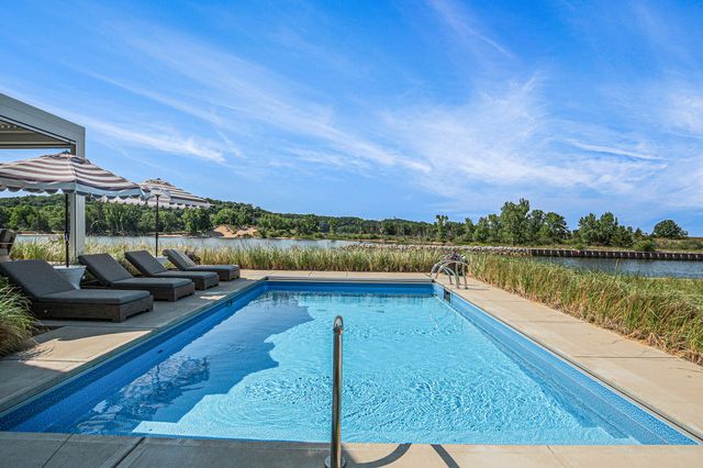 6736 Saugatuck Beach Road, Saugatuck, MI 49453