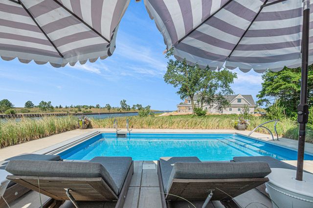 6736 Saugatuck Beach Road, Saugatuck, MI 49453