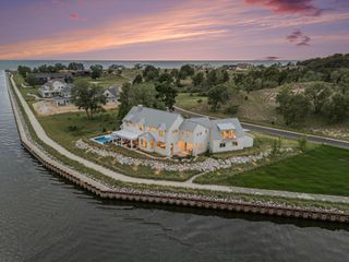 6736 Saugatuck Beach Road, Saugatuck, MI 49453