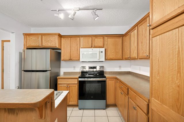 6127 32nd Avenue N, Crystal, MN 55422