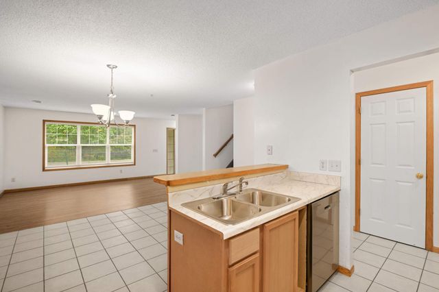 6127 32nd Avenue N, Crystal, MN 55422