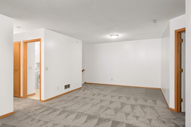 6127 32nd Avenue N, Crystal, MN 55422