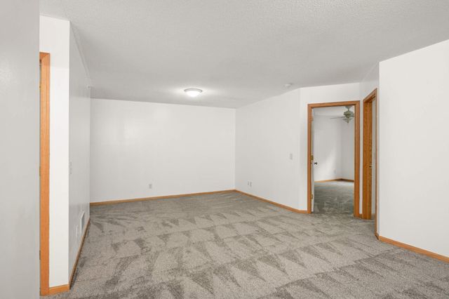 6127 32nd Avenue N, Crystal, MN 55422