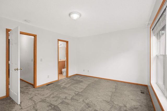 6127 32nd Avenue N, Crystal, MN 55422