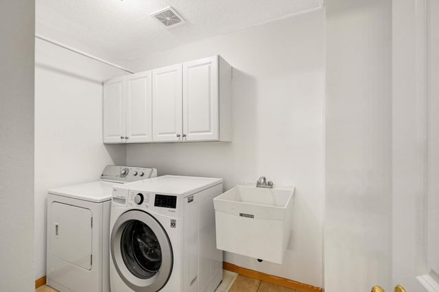 6127 32nd Avenue N, Crystal, MN 55422