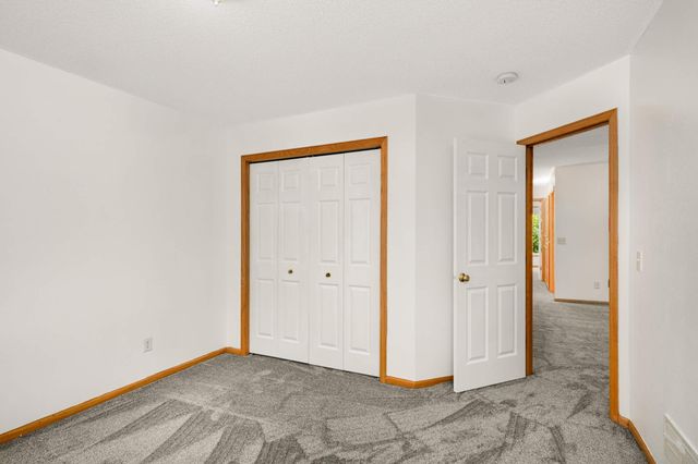 6127 32nd Avenue N, Crystal, MN 55422