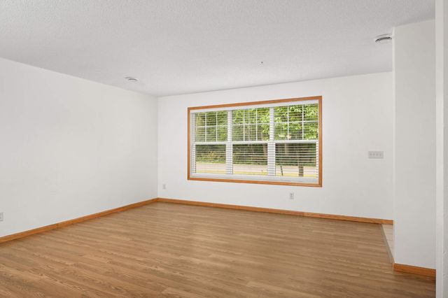 6127 32nd Avenue N, Crystal, MN 55422