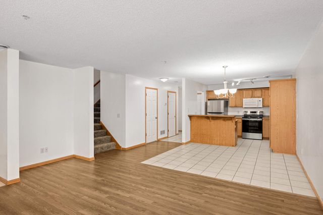 6127 32nd Avenue N, Crystal, MN 55422