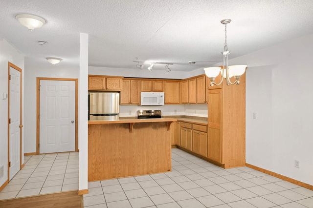 6127 32nd Avenue N, Crystal, MN 55422