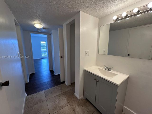 4848 NW 24th Court 412, Lauderdale Lakes, FL 33313