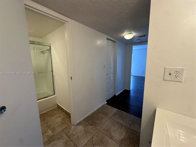 4848 NW 24th Court 412, Lauderdale Lakes, FL 33313