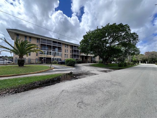 4848 NW 24th Court 412, Lauderdale Lakes, FL 33313