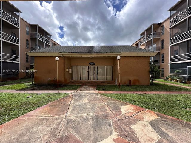4848 NW 24th Court 412, Lauderdale Lakes, FL 33313