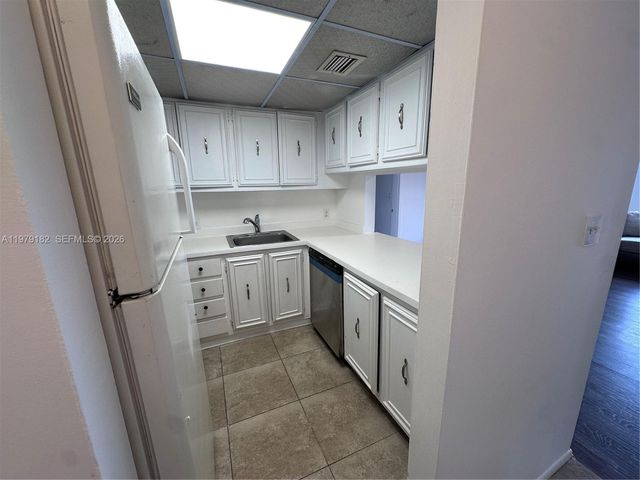 4848 NW 24th Court 412, Lauderdale Lakes, FL 33313