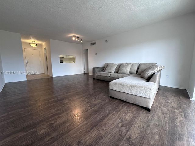 4848 NW 24th Court 412, Lauderdale Lakes, FL 33313
