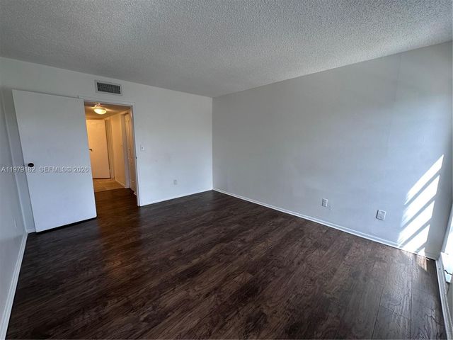 4848 NW 24th Court 412, Lauderdale Lakes, FL 33313