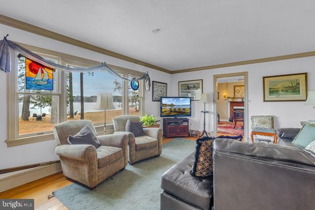 405 COURTNEY LN, Callao, VA 22435