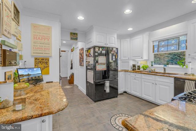 405 COURTNEY LN, Callao, VA 22435