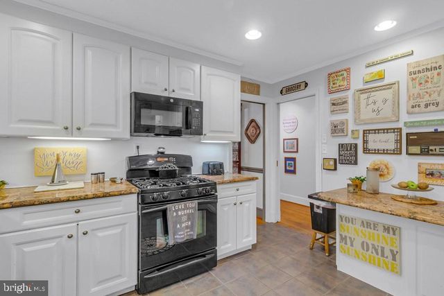 405 COURTNEY LN, Callao, VA 22435