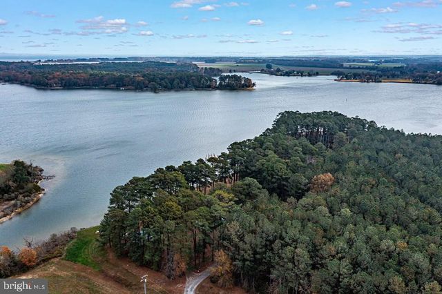 405 COURTNEY LN, Callao, VA 22435