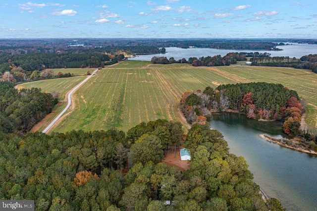 405 COURTNEY LN, Callao, VA 22435