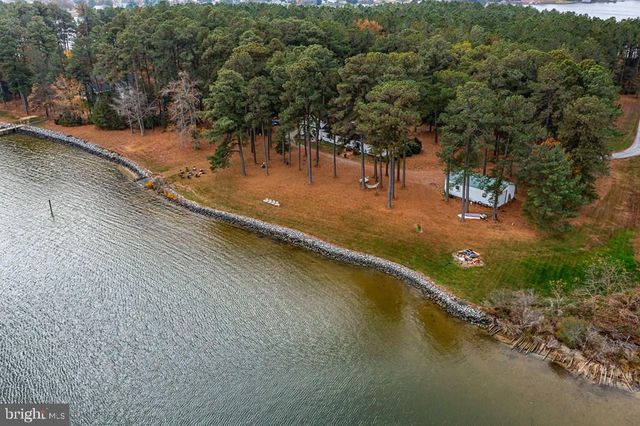 405 COURTNEY LN, Callao, VA 22435