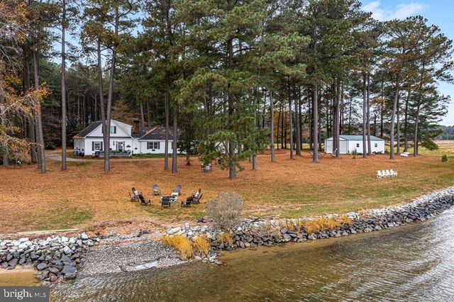 405 COURTNEY LN, Callao, VA 22435