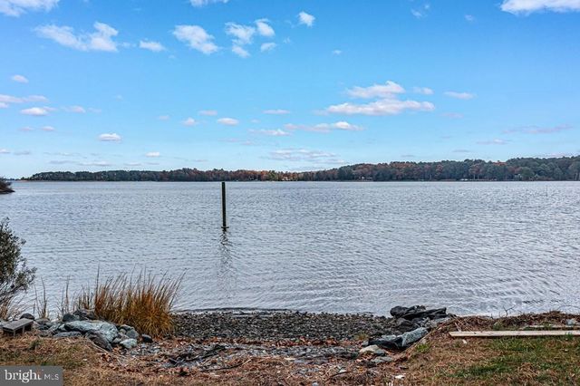 405 COURTNEY LN, Callao, VA 22435