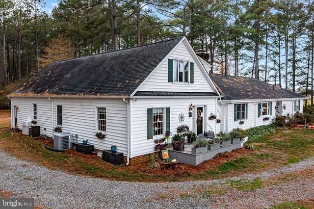 405 COURTNEY LN, Callao, VA 22435