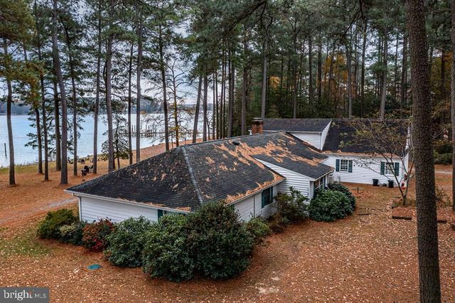 405 COURTNEY LN, Callao, VA 22435