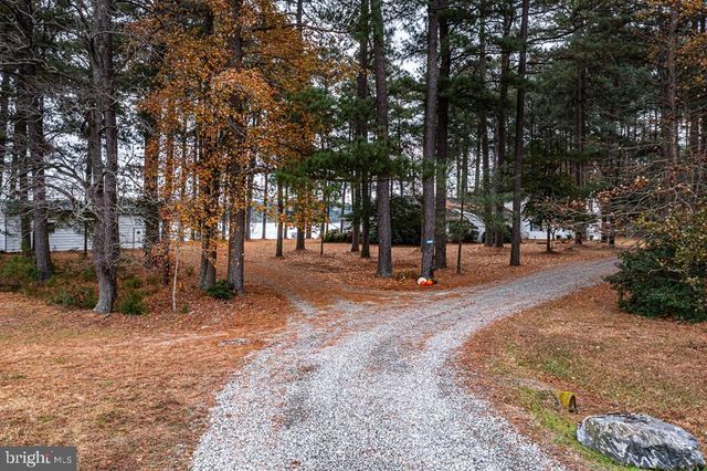 405 COURTNEY LN, Callao, VA 22435