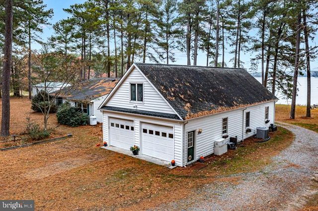 405 COURTNEY LN, Callao, VA 22435