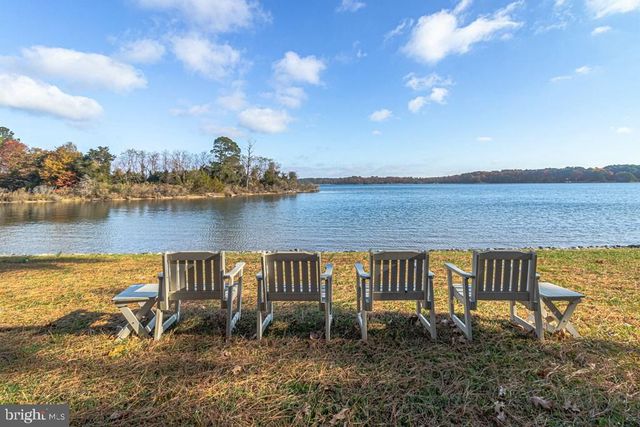 405 COURTNEY LN, Callao, VA 22435