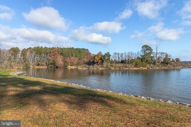 405 COURTNEY LN, Callao, VA 22435