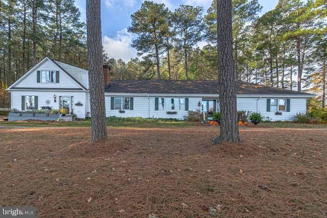 405 COURTNEY LN, Callao, VA 22435